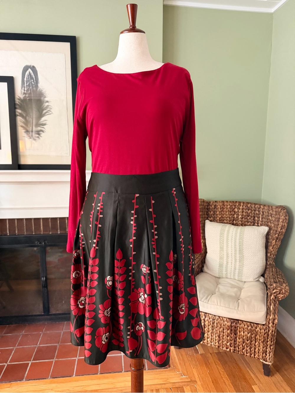 Vintage Y2K Mossimo Black/Red Satin Floral Pleated A-Line Midi Skirt - Size 22
